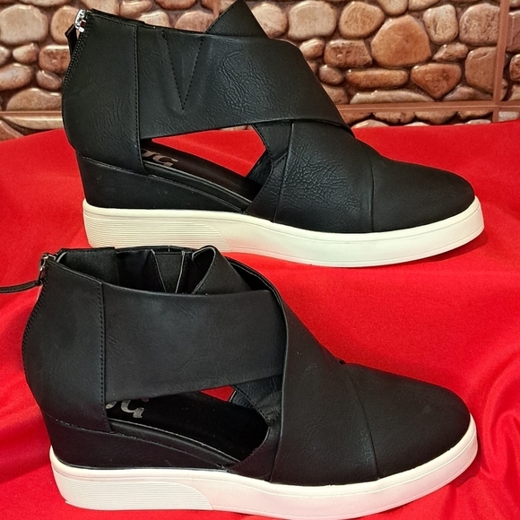 Source Unknown Shoes - Journey Collection Wedge Fashion Sneakers